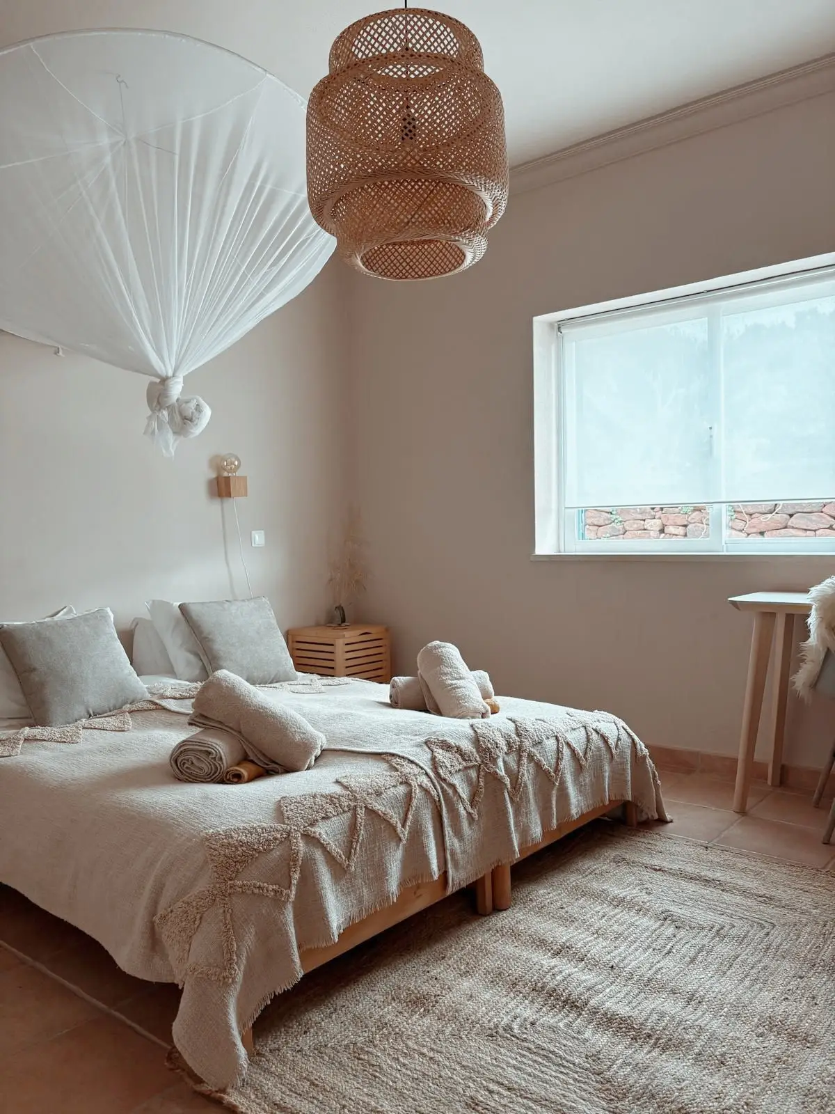 Villa double bed with canopy at Rose Mountain