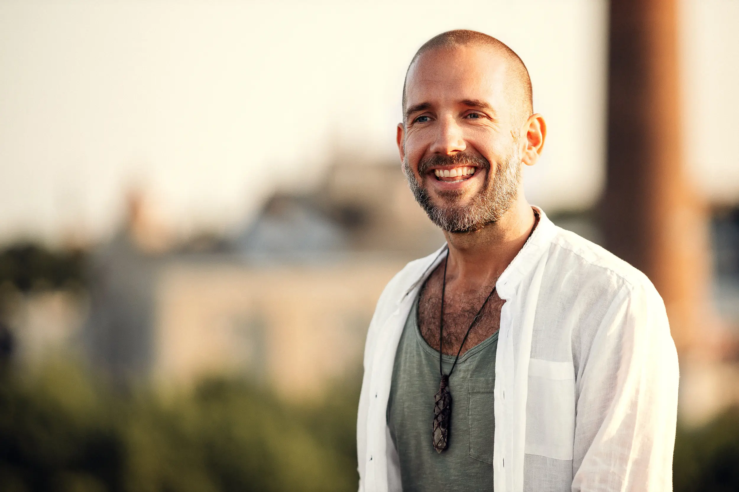 Johannes, somatic guide - portrait in warm golden light